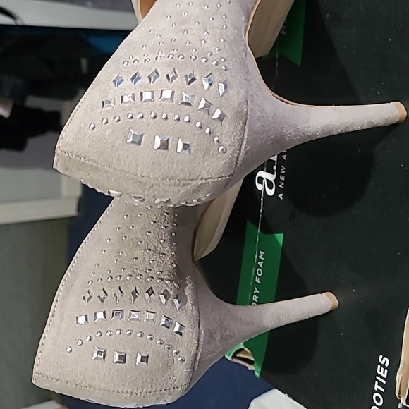 Studded Platform Heels - Picture 4 of 4